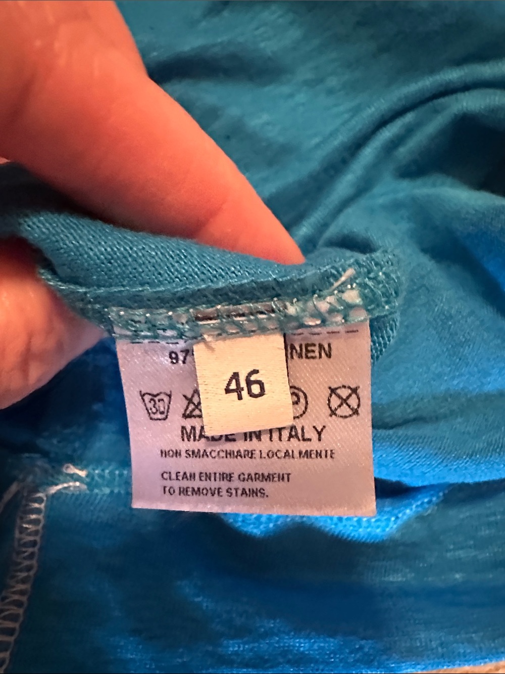 Fedeli V-Neck Top with Contrast Stitching - Picture 11 of 14